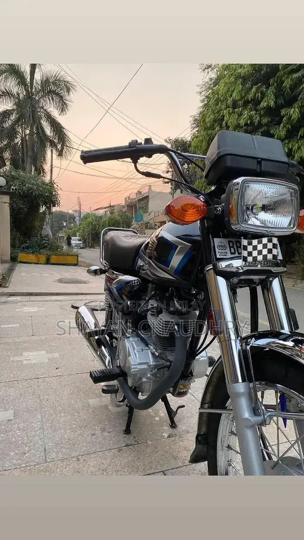 Honda CG 125 Motorcycle - Low Mileage, Near-New Condition