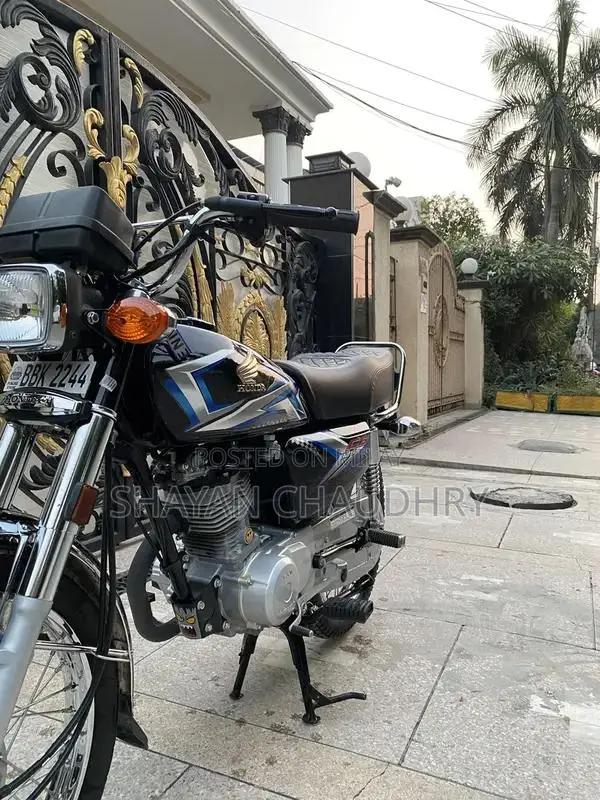 Honda CG 125 Motorcycle - Low Mileage, Near-New Condition