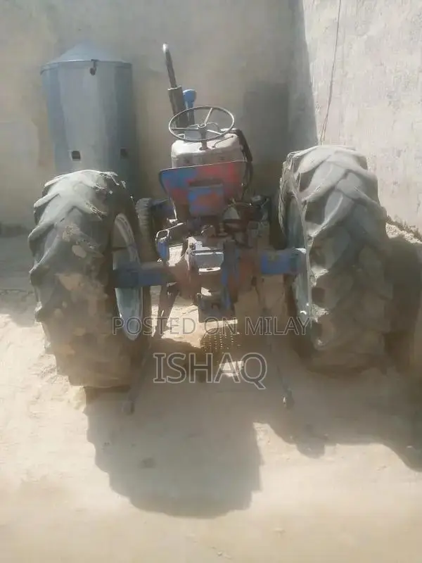 Vintage Ford 3600 Agricultural Tractor - Classic Farm Machinery