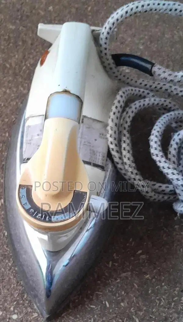 Japanese Style Dry Iron for Efficient Clothing Care