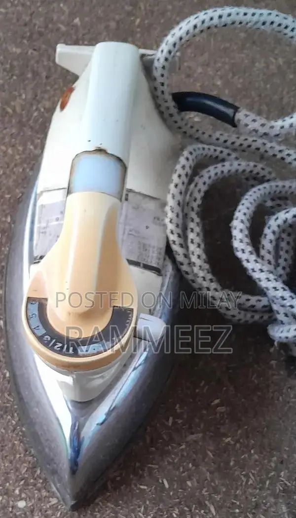 Japanese Style Dry Iron for Efficient Clothing Care