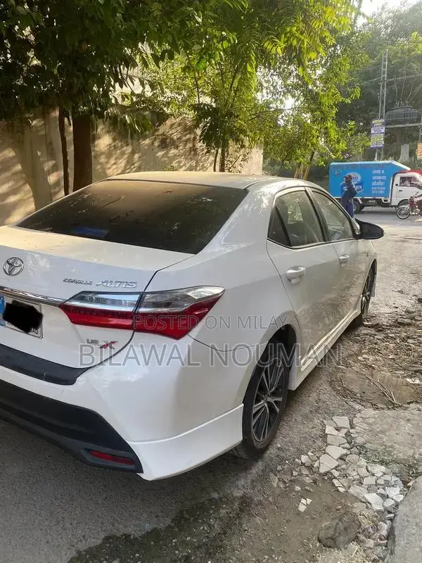 Toyota Corolla Altis 1.6 Sedan - Pristine Condition First Owner Vehicl