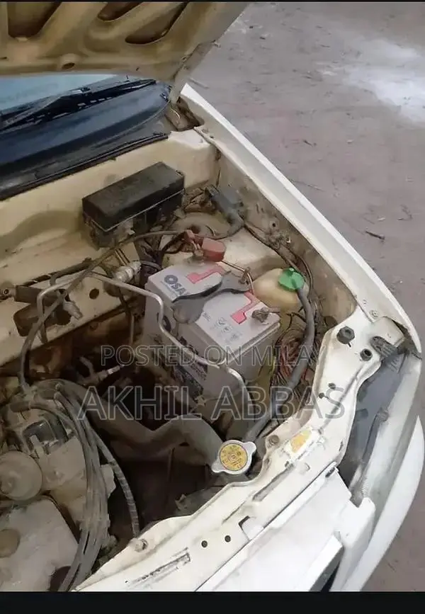 Argent White 660cc Engine Sedan with Power Steering