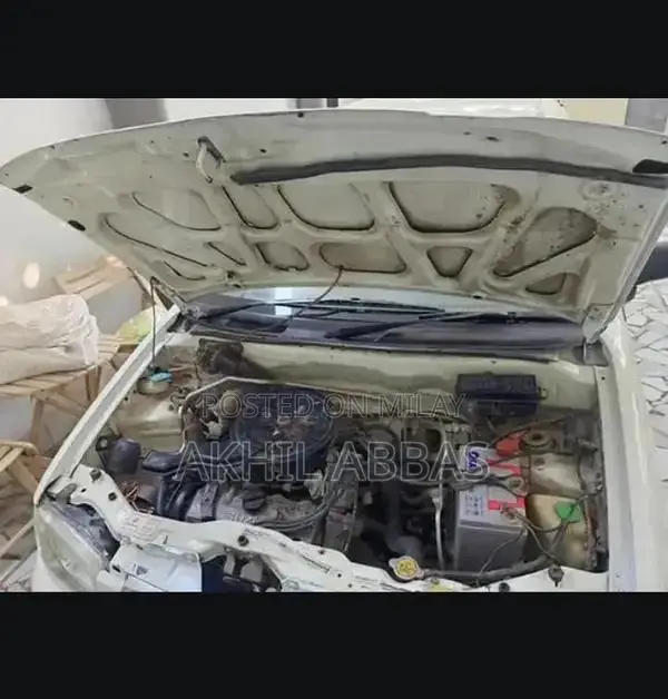 Argent White 660cc Engine Sedan with Power Steering