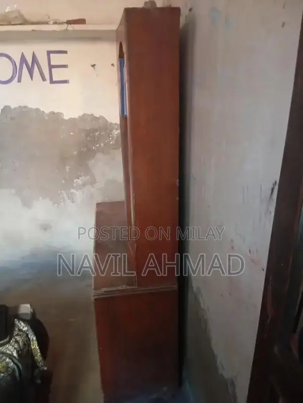 Glass Cleaning Accessory with Duster and Cloth