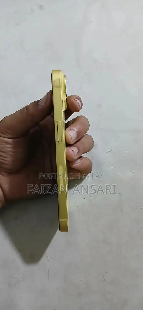 Apple iPhone 14 128GB Smartphone