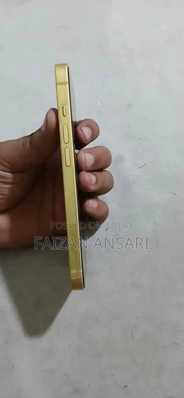 Apple iPhone 14 128GB Smartphone