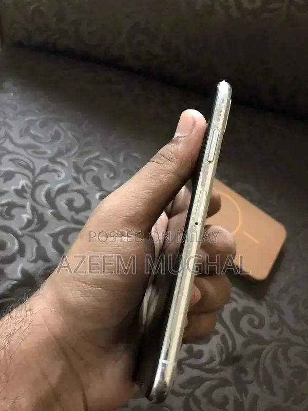 Apple iPhone Xs 64GB Smartphone - Factory Unlocked