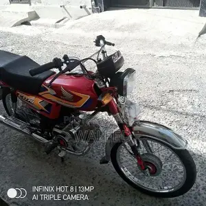 Honda CD70 2025 Motorcycle - Pristine Condition