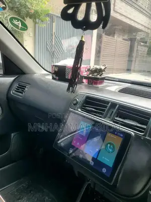 Photo - Honda Civic 2000 - Home Used Sedan with Upgraded Sound System