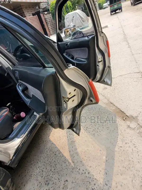 Honda Civic 2000 - Home Used Sedan with Upgraded Sound System