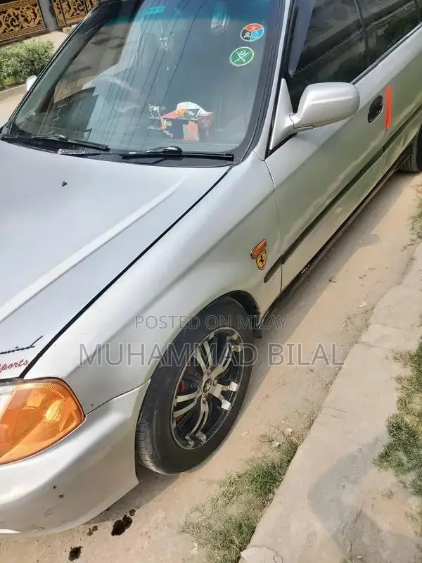 Honda Civic 2000 - Home Used Sedan with Upgraded Sound System