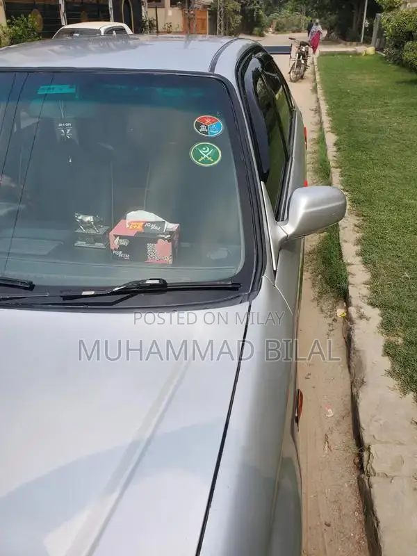 Honda Civic 2000 - Home Used Sedan with Upgraded Sound System