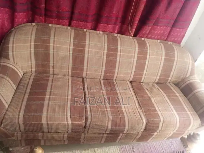 Comfortable Sofa Set in Good Condition