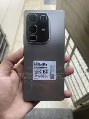 High-Performance Smartphone with Large Memory and Storage