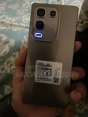 High-Performance Smartphone with Large Memory and Storage