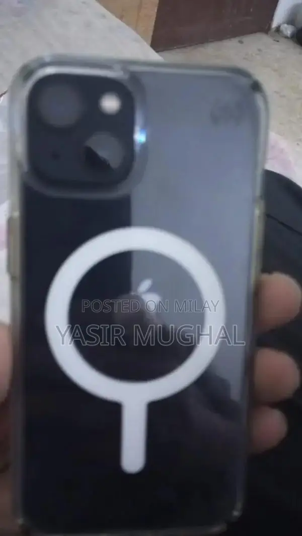 Apple iPhone 13 with Super Retina XDR Display and Dual Camera