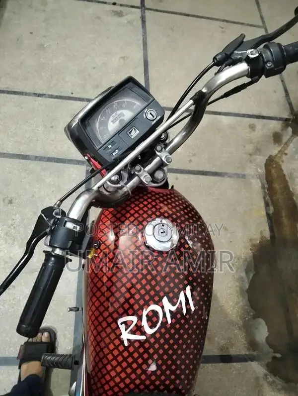 Honda 70 Motorcycle - Classic Compact Bike