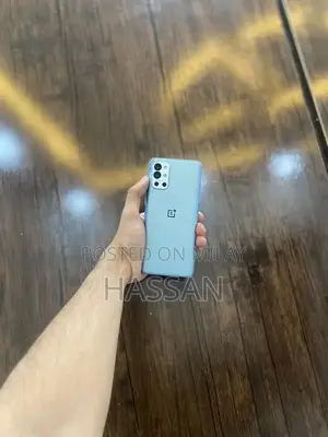 OnePlus 9R Smartphone - 8GB RAM, 256GB Storage, Quad Camera