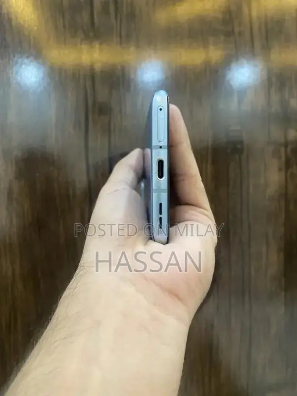 OnePlus 9R Smartphone - 8GB RAM, 256GB Storage, Quad Camera