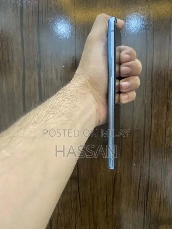 OnePlus 9R Smartphone - 8GB RAM, 256GB Storage, Quad Camera