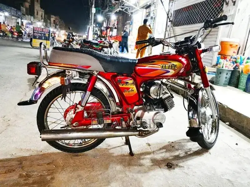 Yamaha 100cc Motorcycle - Compact Single Cylinder Bike