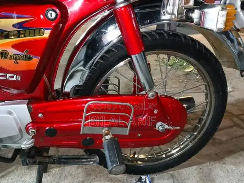 Yamaha 100cc Motorcycle - Compact Single Cylinder Bike