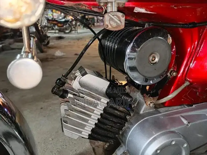 Yamaha 100cc Motorcycle - Compact Single Cylinder Bike