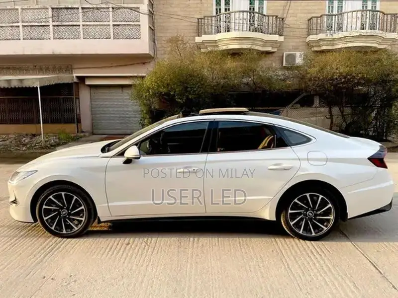 2022 Hyundai Sonata Mid-Size Sedan with Modern Design