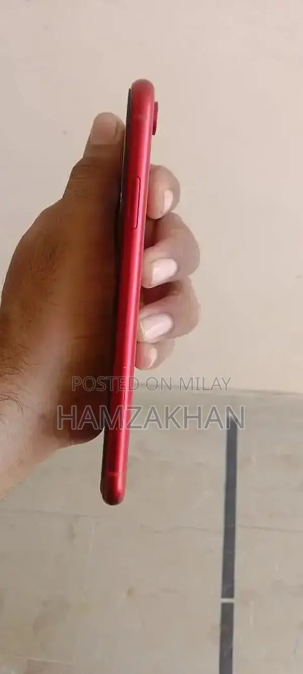 Apple iPhone XR 64GB Red Smartphone