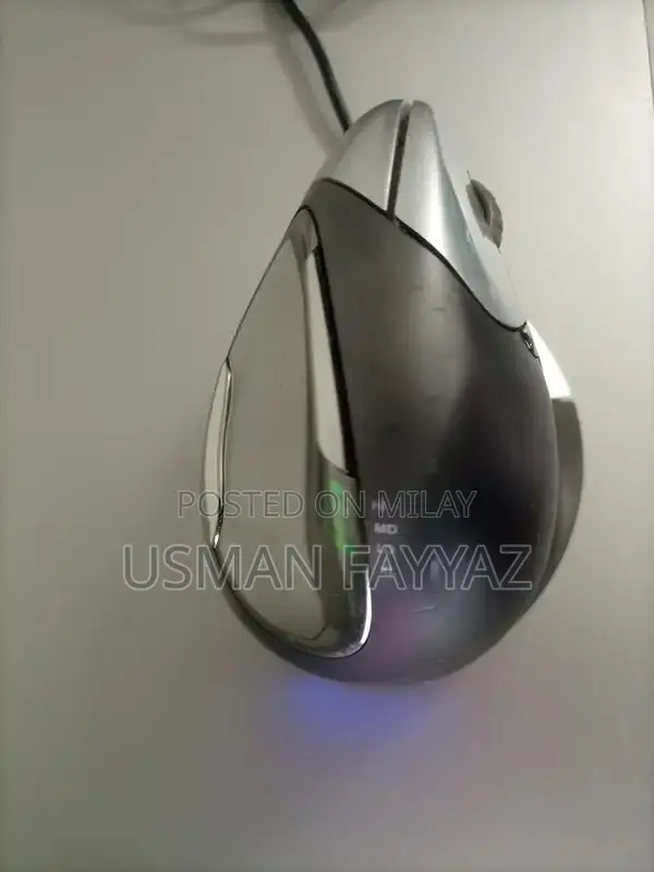 Evoluent Vertical Ergonomic Computer Mouse - Comfortable Design