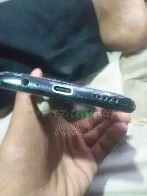 OnePlus 6 Smartphone with Minor Software Issue