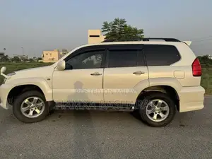 Toyota Land Cruiser Prado TZG 4x4 SUV - Korean Embassy Auction Vehicle