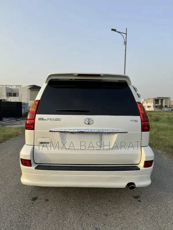 Toyota Land Cruiser Prado TZG 4x4 SUV - Korean Embassy Auction Vehicle