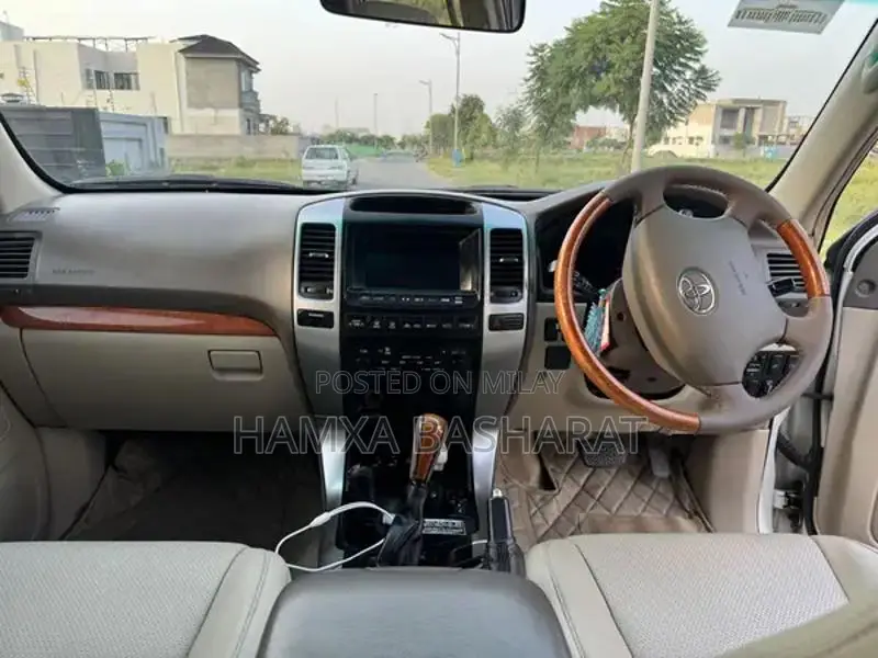 Toyota Land Cruiser Prado TZG 4x4 SUV - Korean Embassy Auction Vehicle