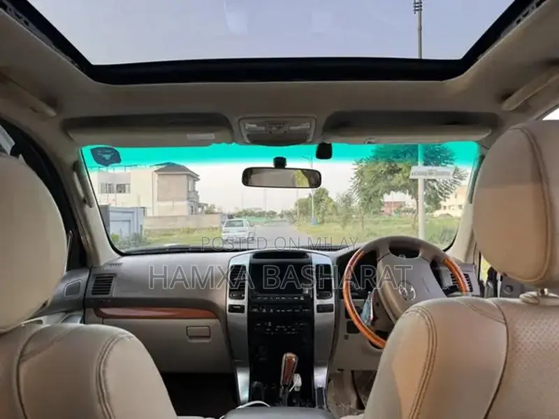 Toyota Land Cruiser Prado TZG 4x4 SUV - Korean Embassy Auction Vehicle