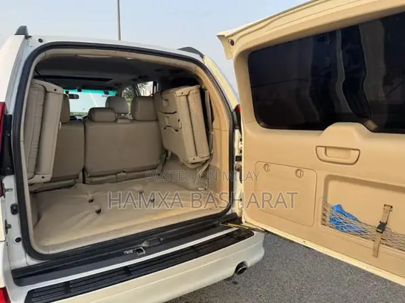 Toyota Land Cruiser Prado TZG 4x4 SUV - Korean Embassy Auction Vehicle