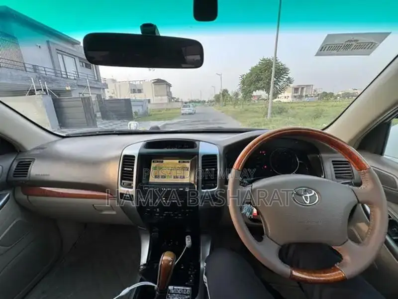 Toyota Land Cruiser Prado TZG 4x4 SUV - Korean Embassy Auction Vehicle