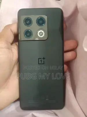 OnePlus 10 Pro Gaming Smartphone with High Refresh Display