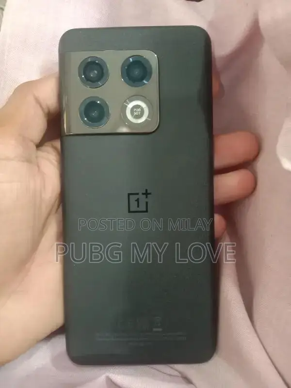 OnePlus 10 Pro Gaming Smartphone with High Refresh Display