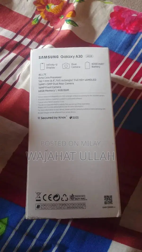 Samsung Galaxy A30 Smartphone with Dual Camera System