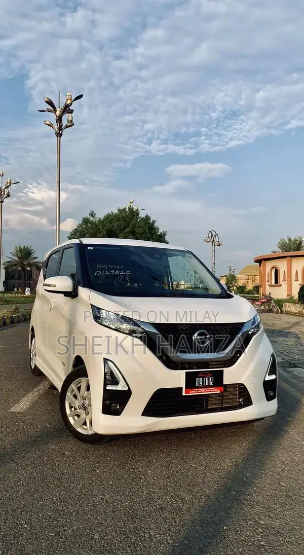 Nissan Dayz Highway Star S Hybrid Compact Crossover