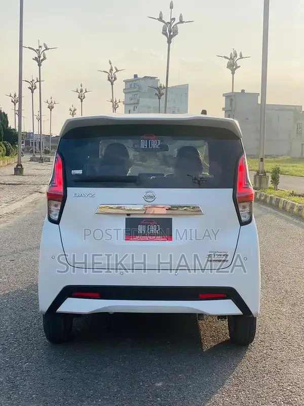 Nissan Dayz Highway Star S Hybrid Compact Crossover