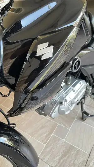 Suzuki 125cc Motorcycle - Low Mileage, Excellent Condition