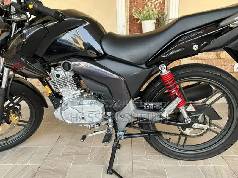 Suzuki 125cc Motorcycle - Low Mileage, Excellent Condition