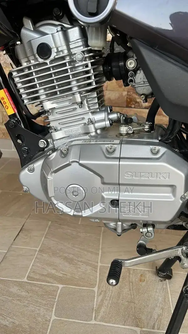 Suzuki 125cc Motorcycle - Low Mileage, Excellent Condition