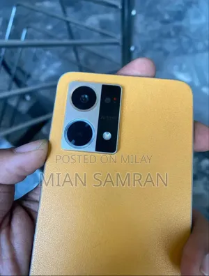 Photo - Oppo F21 Pro 128 GB Orange