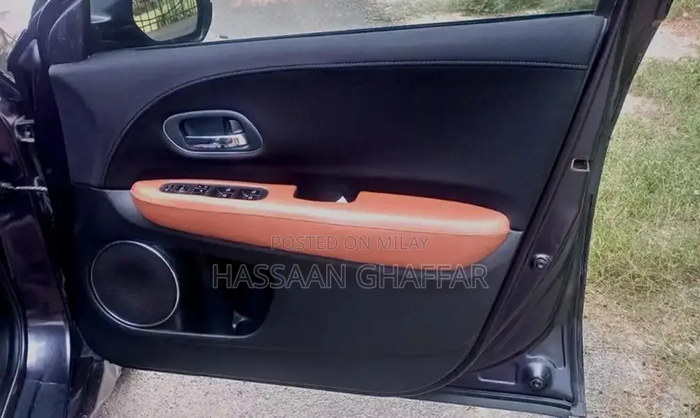 Honda Vezel Z Hybrid Sedan - Low Mileage Urban Commuter