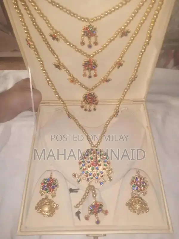 Traditional Indian Ethnic Jewelry Set - Vintage Design
