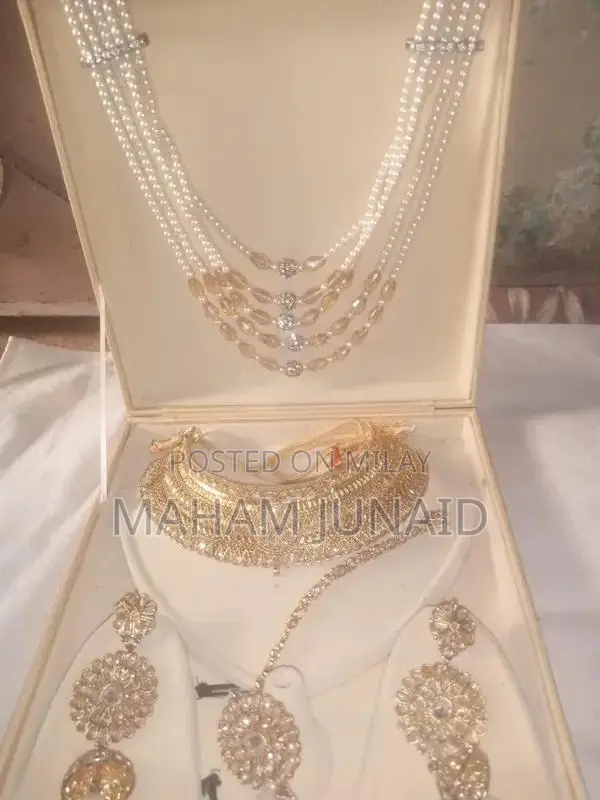 Traditional Indian Ethnic Jewelry Set - Vintage Design